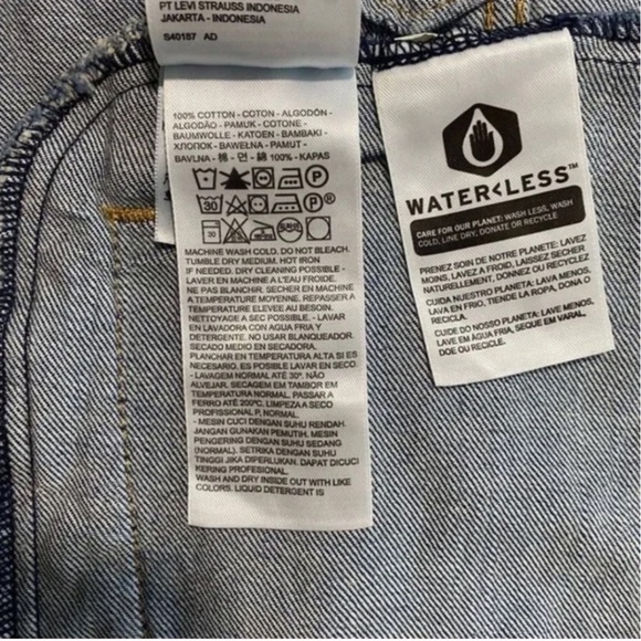 Levi's Premium Cut-Off Denim Vest (XS) - Picture 6 of 8